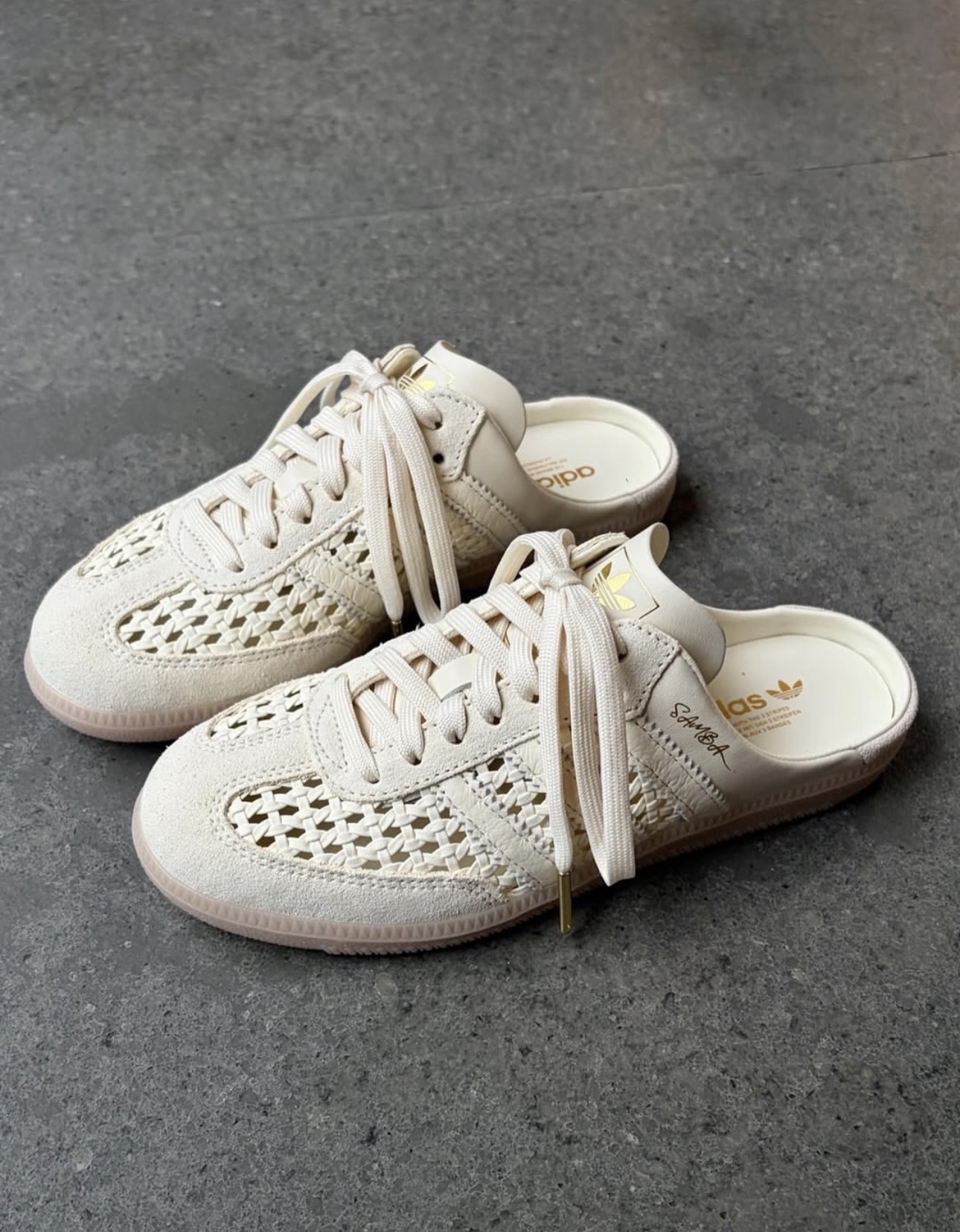 נעלי Adidas בסגנון Samba